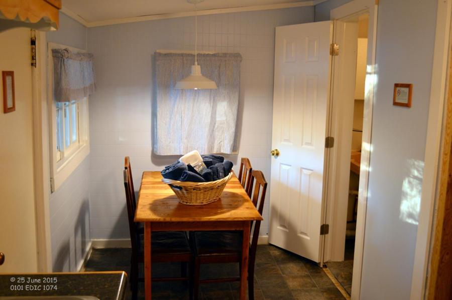 Edgewater Inn & Cottages Eagle River Bilik gambar