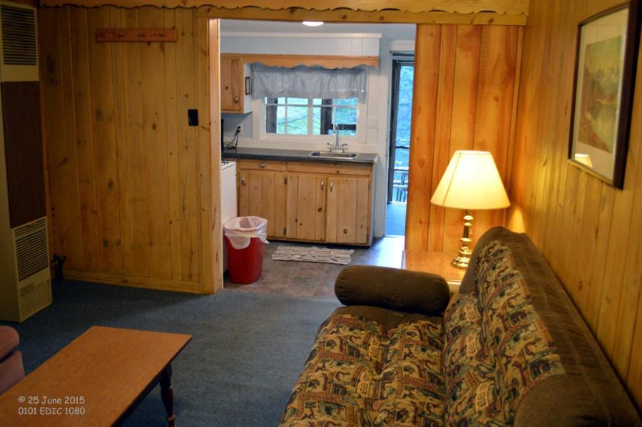 Edgewater Inn & Cottages Eagle River Bilik gambar
