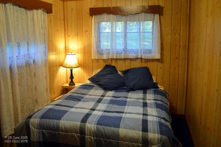 Edgewater Inn & Cottages Eagle River Bilik gambar