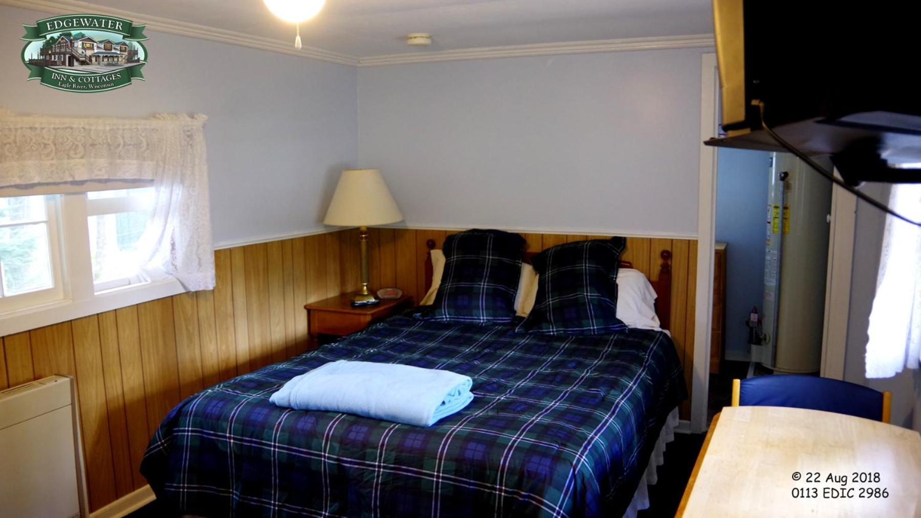 Edgewater Inn & Cottages Eagle River Bilik gambar