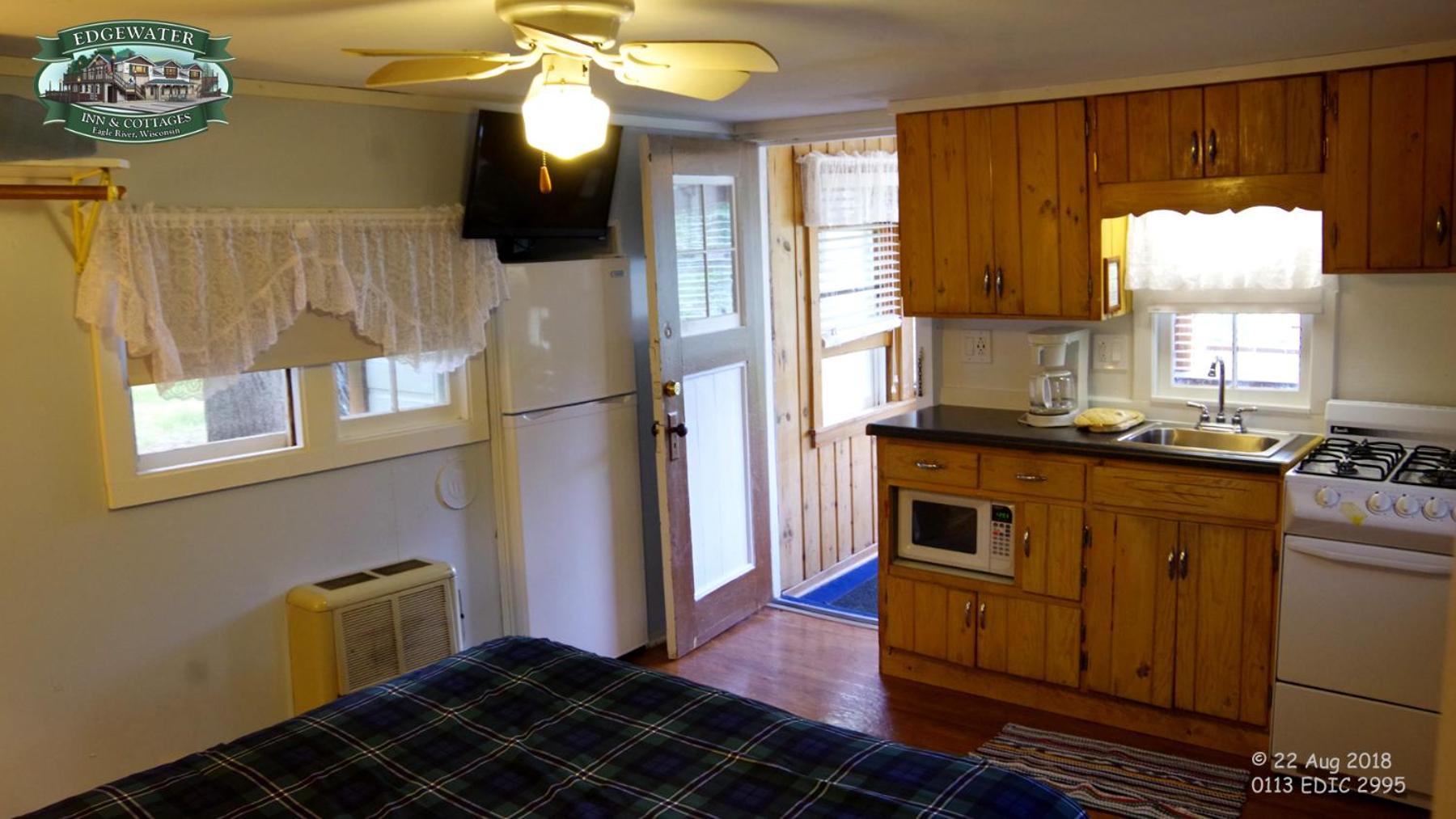 Edgewater Inn & Cottages Eagle River Bilik gambar