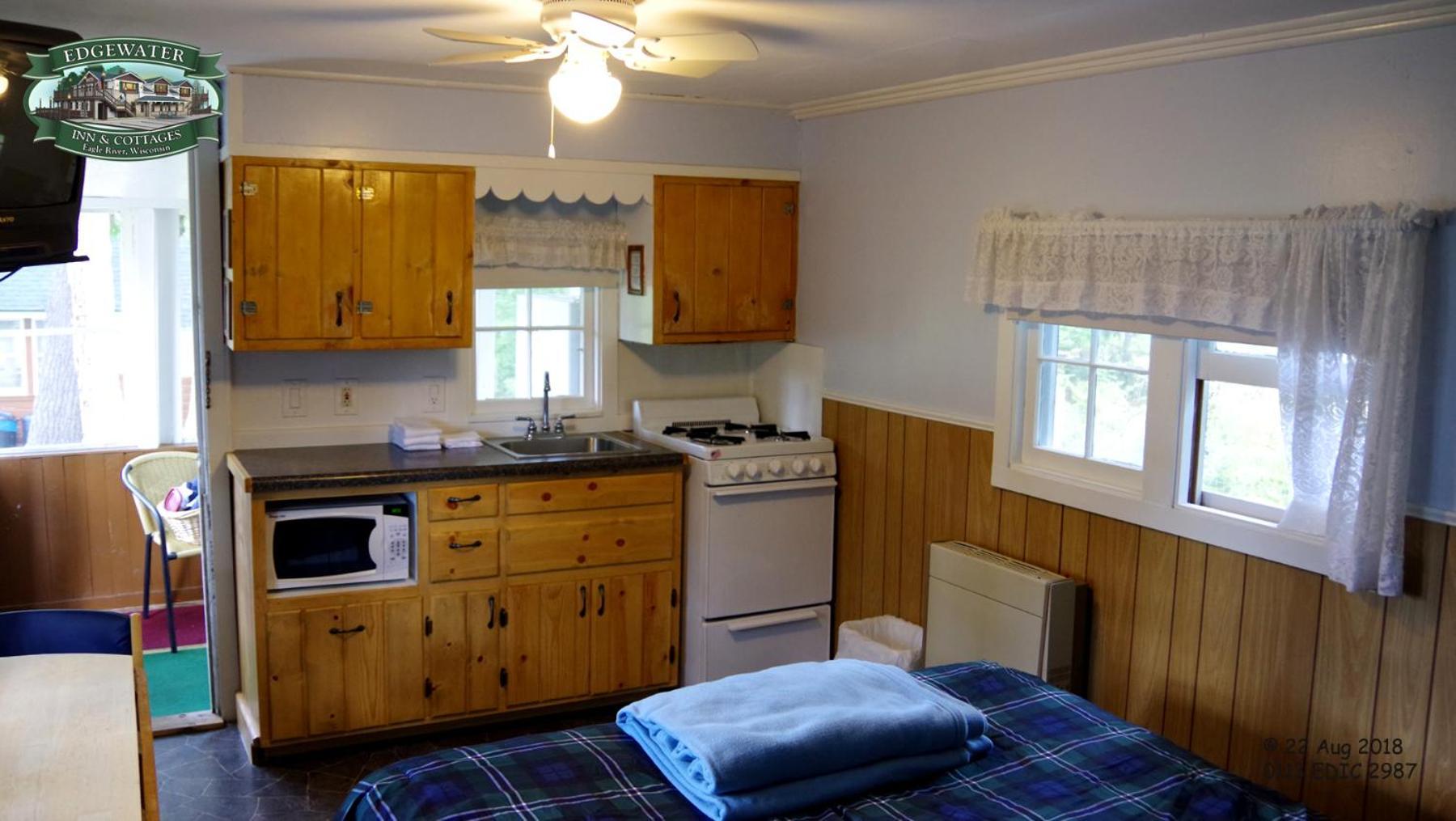 Edgewater Inn & Cottages Eagle River Bilik gambar