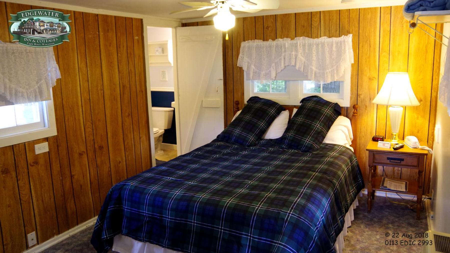 Edgewater Inn & Cottages Eagle River Bilik gambar