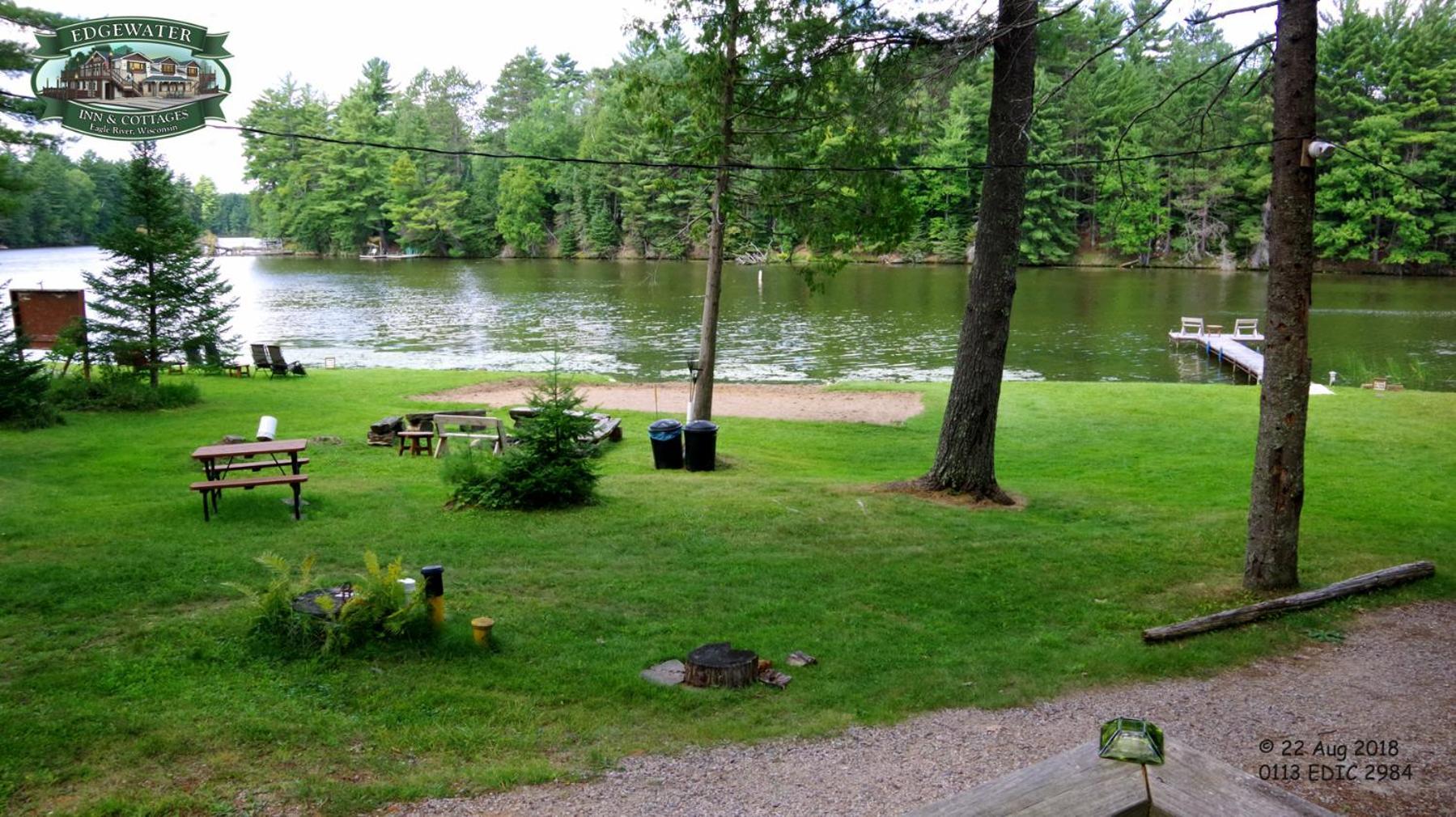 Edgewater Inn & Cottages Eagle River Bilik gambar