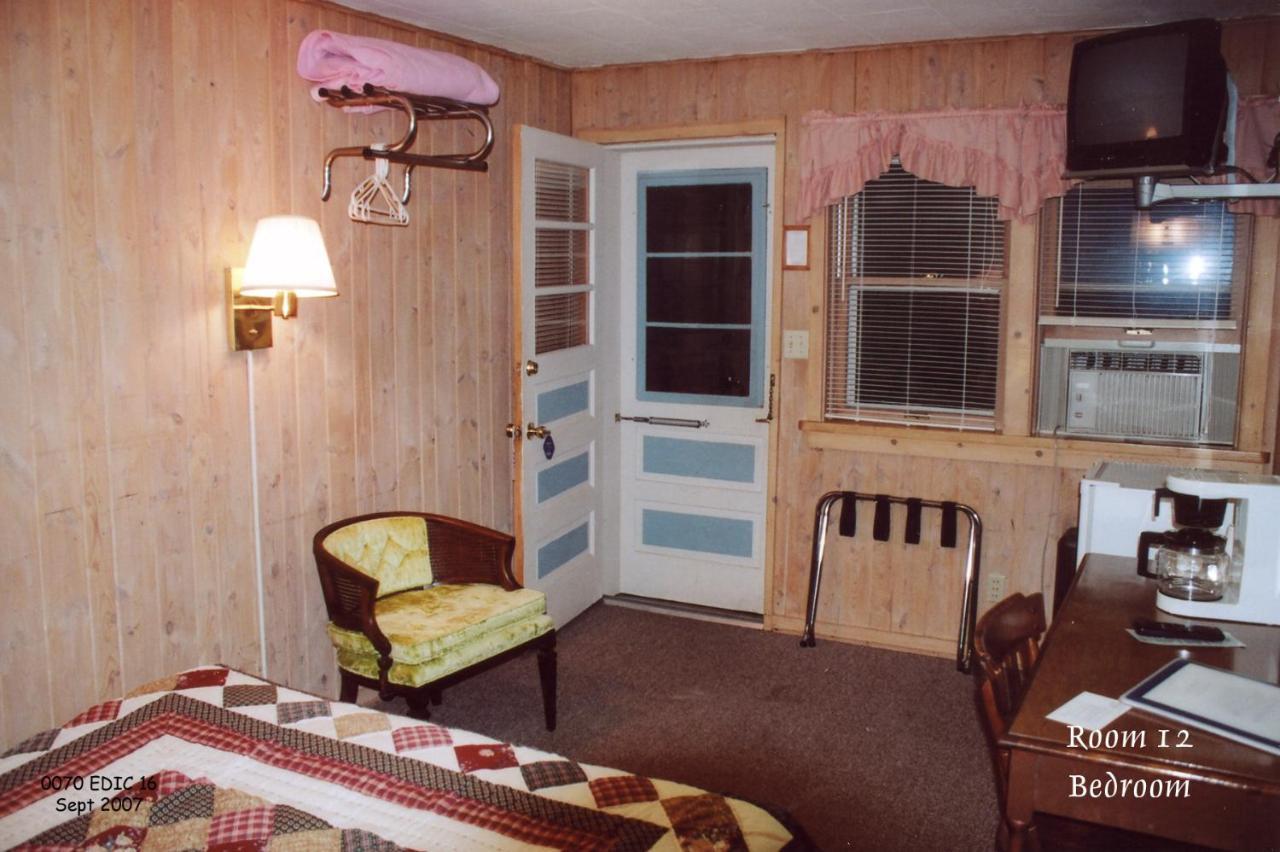 Edgewater Inn & Cottages Eagle River Bilik gambar