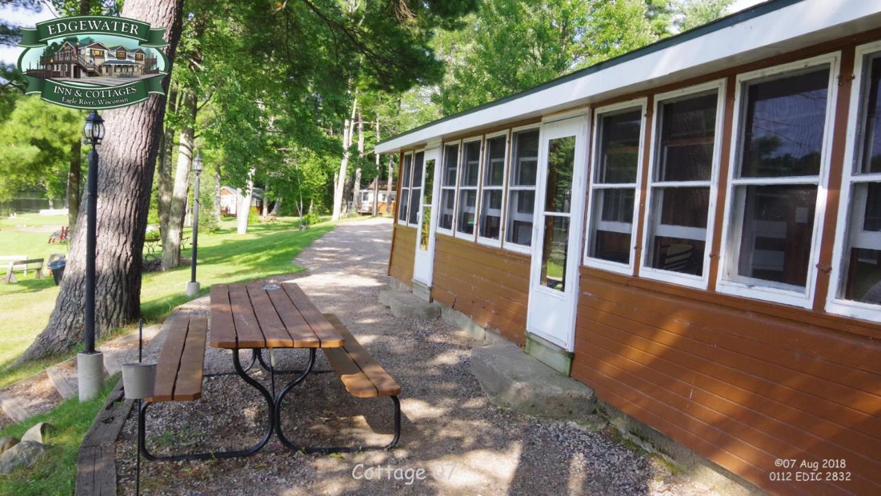 Edgewater Inn & Cottages Eagle River Bilik gambar